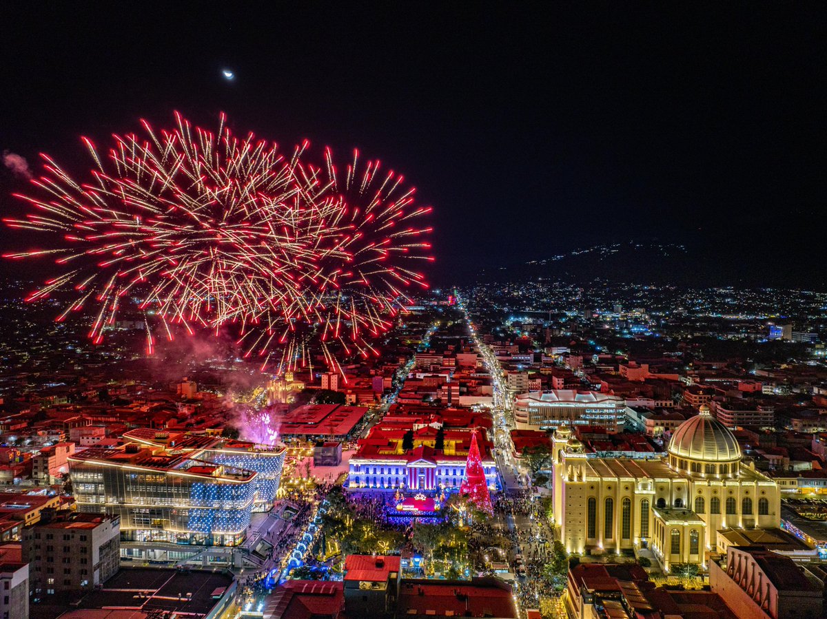 La transformación de El Salvador se vive a diario, pero nada de esto es casualidad. El país que hoy vemos se construye con esfuerzo y perseverancia. Estamos logrando lo que un día pareció imposible y seguimos avanzando.

#2025SV 🇸🇻