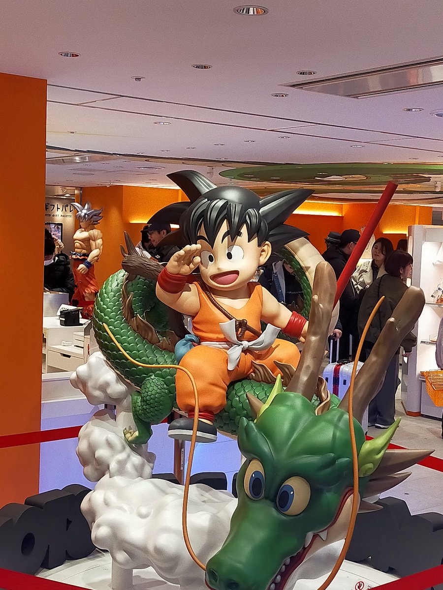 choco135792468's tweet photo. ドラゴンボールストアいってきたー https://t.co/LjD4gvkuKv