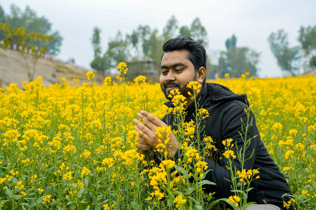 RayhanDroles's tweet image. সরিষা ক্ষেত থেকে বলছি .......😉