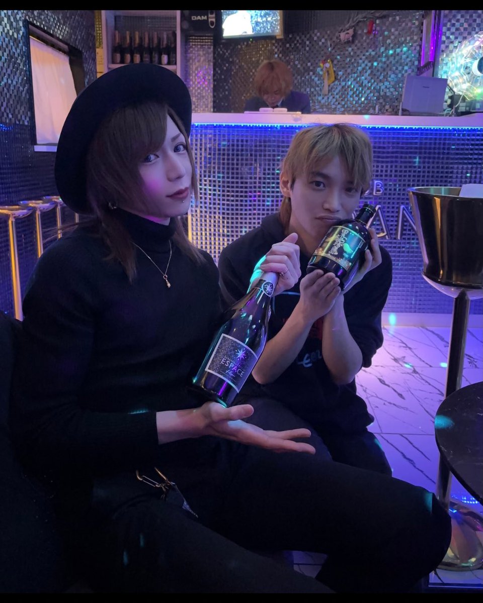 JoeSadide's tweet image. 私にした過去は消えないし、私は忘れない。

 #絶滅危惧種 #限界ホスト #最後の指名