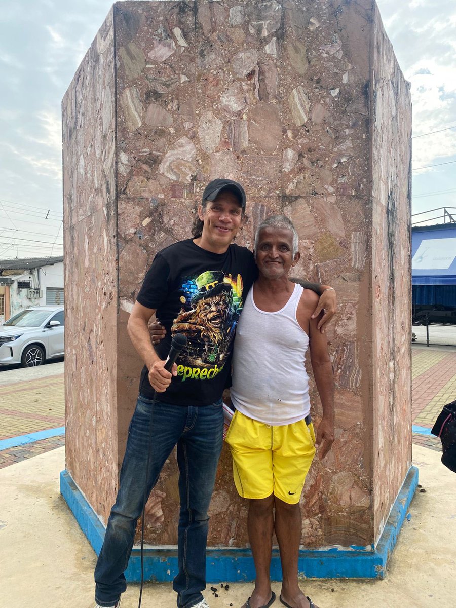 PedritoExtranja's tweet photo. Hoy 30 de diciembre visitamos 3 barrios de Guayaquil llevando juguetes y canastas. En cada esquina del paisito se siente el descontento total con este gobierno y la esperanza en que vendrán días mejores. https://t.co/P2pjQsUkaJ