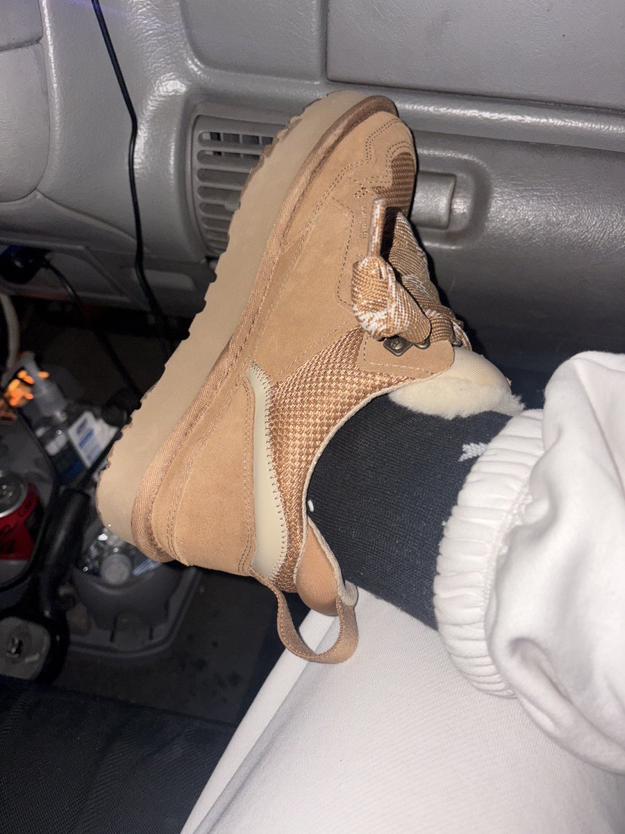 Abby_number1pup's tweet image. 180$ shoes lol 

Send for em

Findom