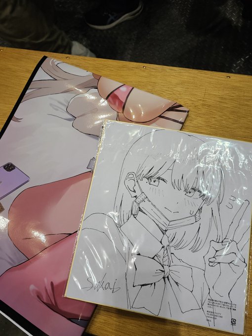 ポスターと色紙があるので、欲しい方は来てくれると嬉しいです 