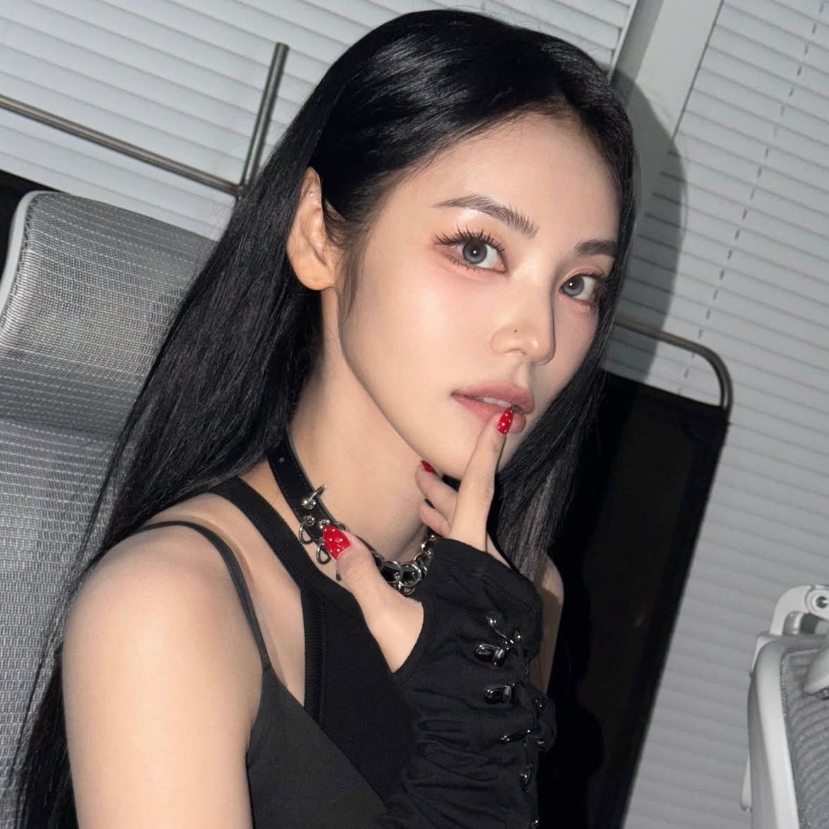 low quality jinsoul tweet media