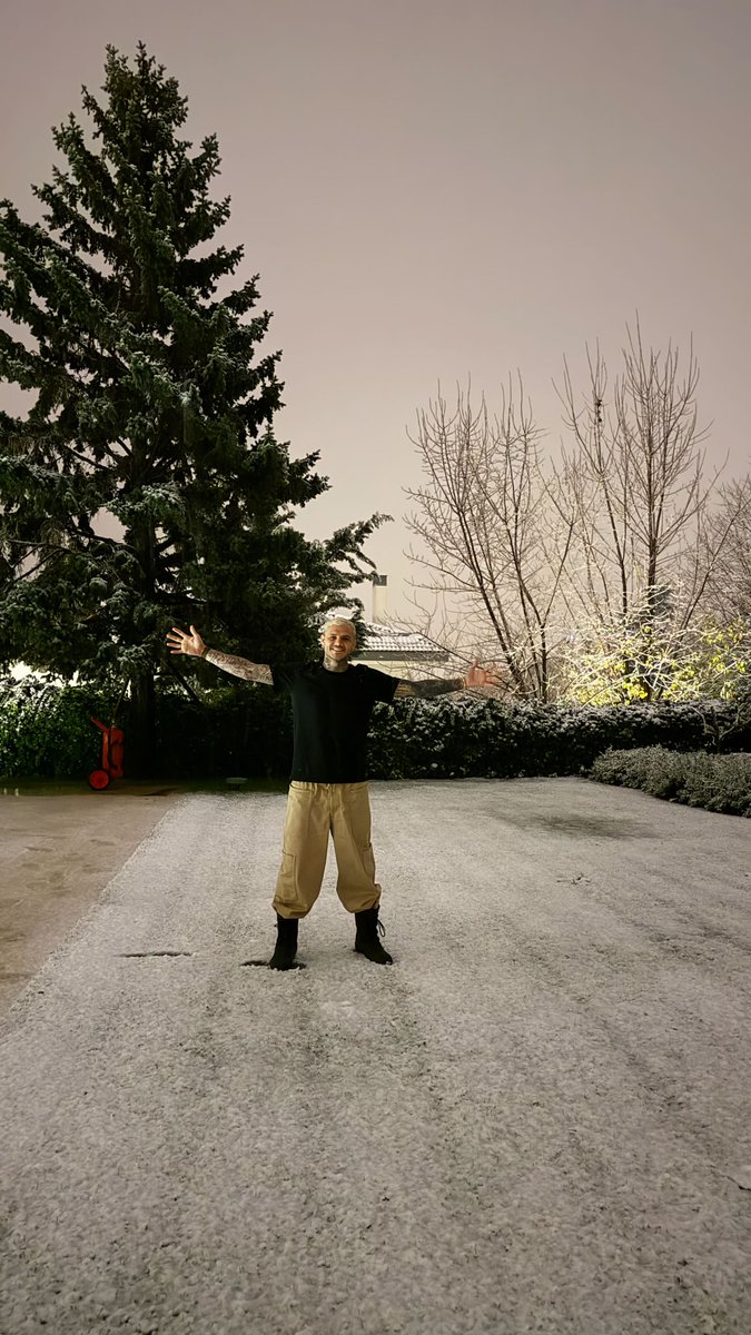 m9_icardi's tweet photo. Que envidia no?...
⛄🌨️
#Sexrol #FreRol https://t.co/Axek5q1i4N