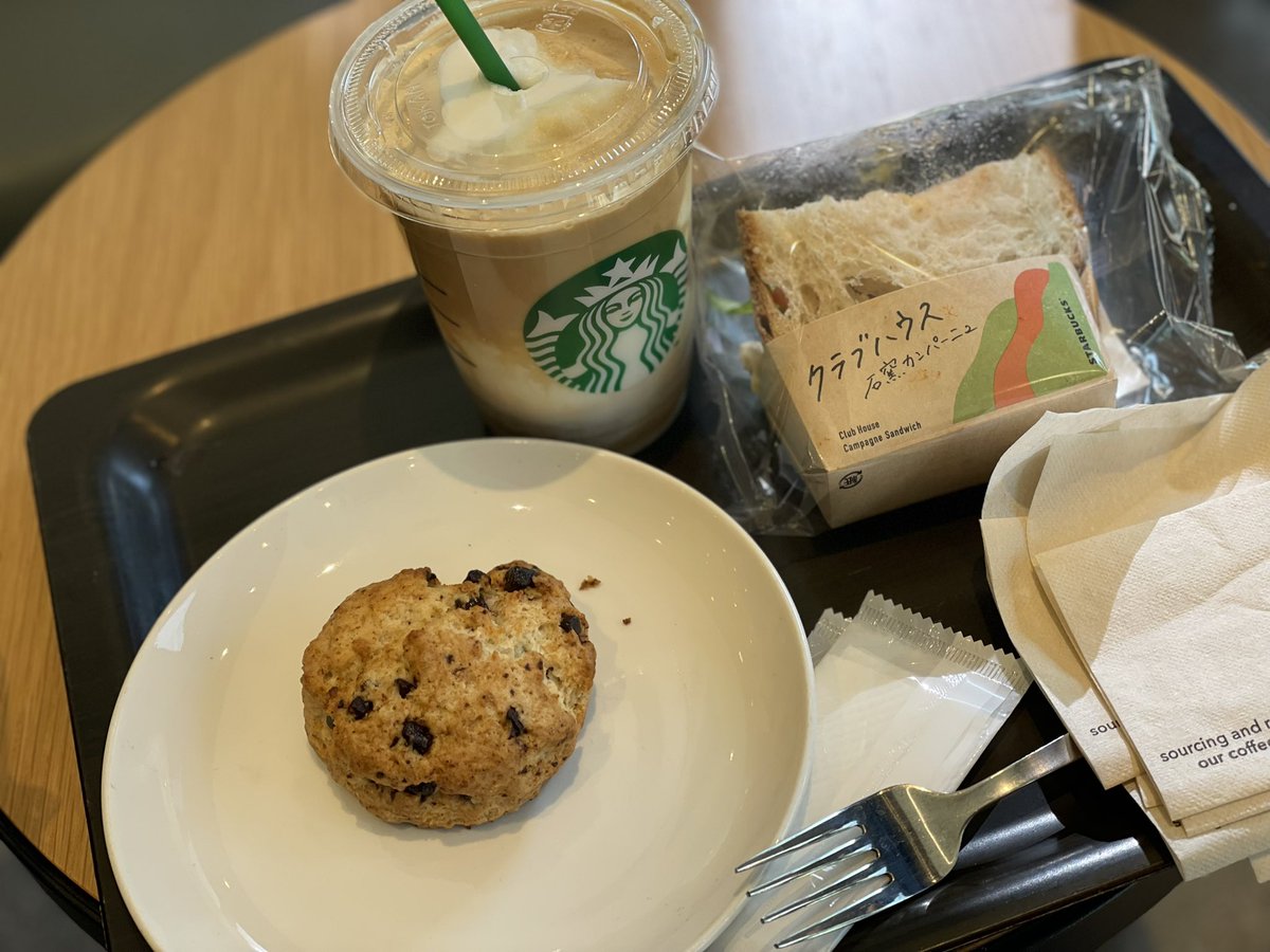 無事退院～😊
頑張ってキャリー持っていった餃子の王将が臨時休業でスタバに✋
帰るのしんどいなぁ～