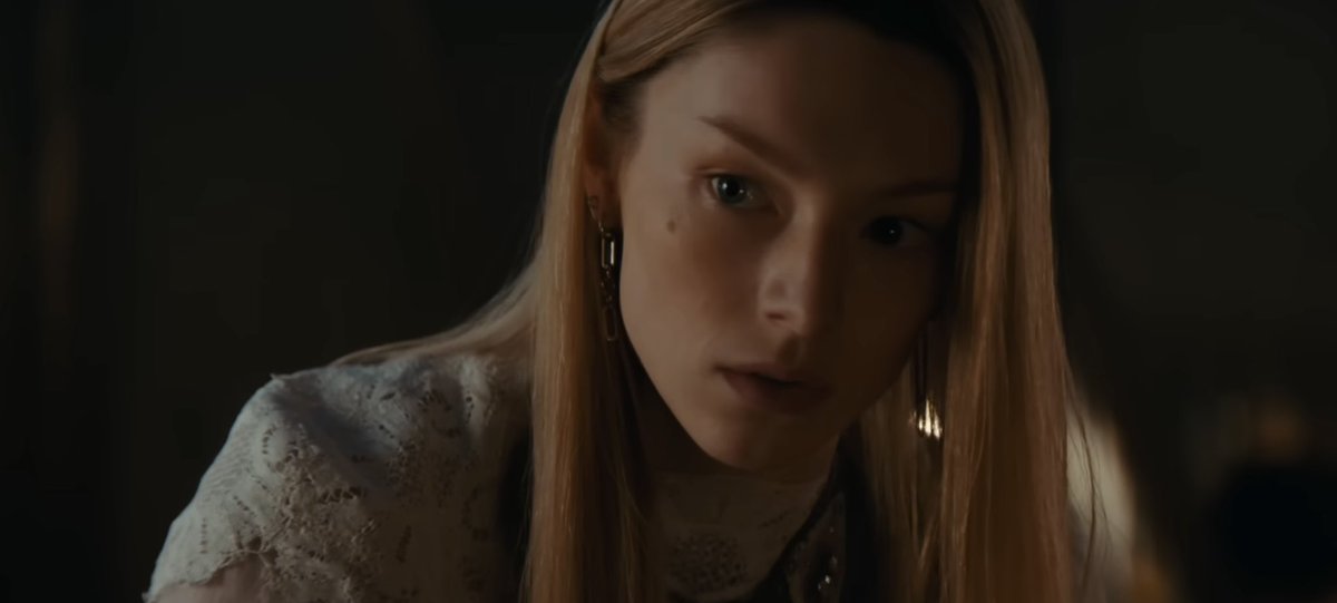 FilmUpdates's tweet image. Happy 27th birthday to the talented Hunter Schafer!