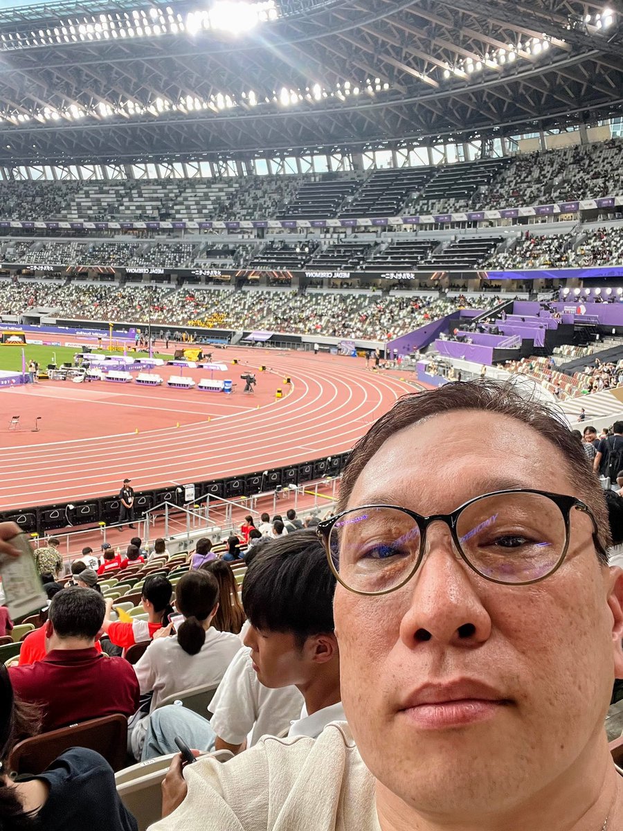 25nsIwakei's tweet photo. 2025年も大変お世話になりました😅😅
急性期ケア専門士　終末期ケア専門士も合格したり、世界陸上を見たり感動🤩
今年も沢山の出会いと感動を味わうことができました。
来年は馬🐎年　今年以上の飛躍が出来るよう精進して参ります。
#2025ありがとうございました 
#午年 
#来年もよろしくお願いします https://t.co/DhCDQIfyuQ