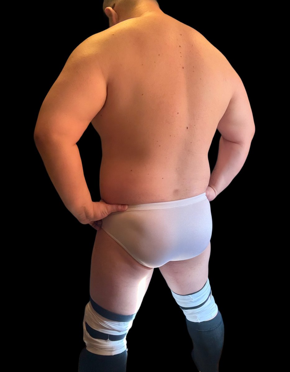 白バージョン。最近はAIで背景をあっという間に消せるから楽チンで助かります。