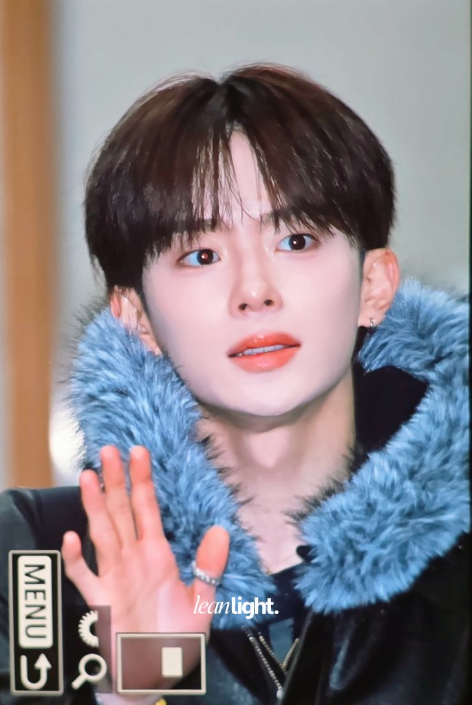 _leanlight_'s tweet image. 251231 가요광장 pre
유강민+복실 필승
#강민 #유강민 #KANGMIN