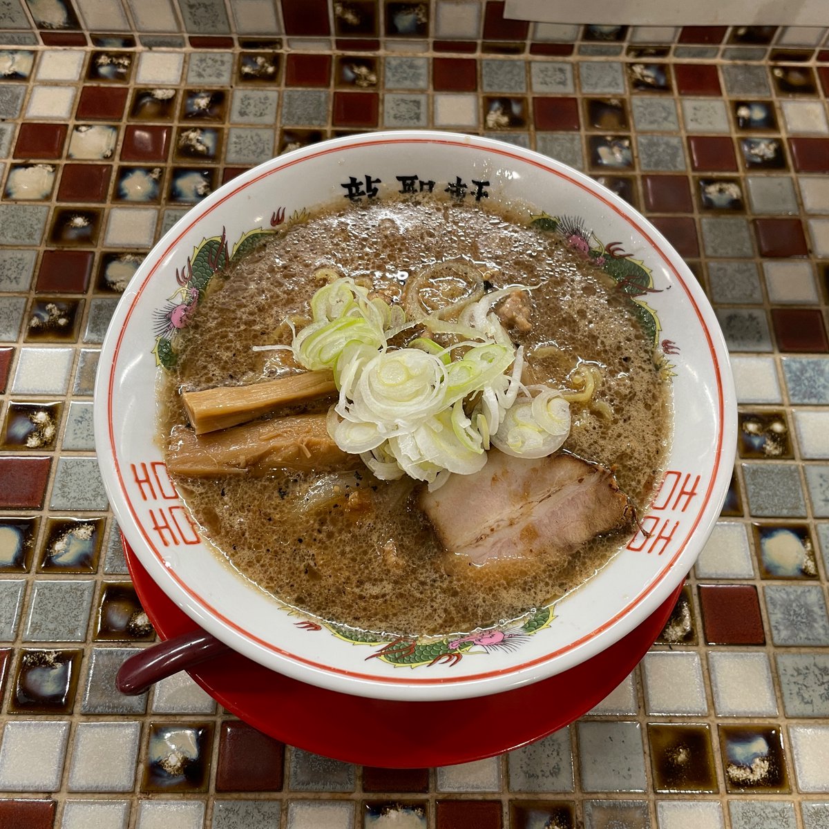 町田龍聖軒での期間限定メニュー札幌味噌ラーメンがめちゃめちゃ美味い！合わせ味噌を焦がした香りと旨みと濃厚な味がかなり旨い！今まで食べた味噌ラーメンで最強！ごちそうさまでした＼(^o^)／