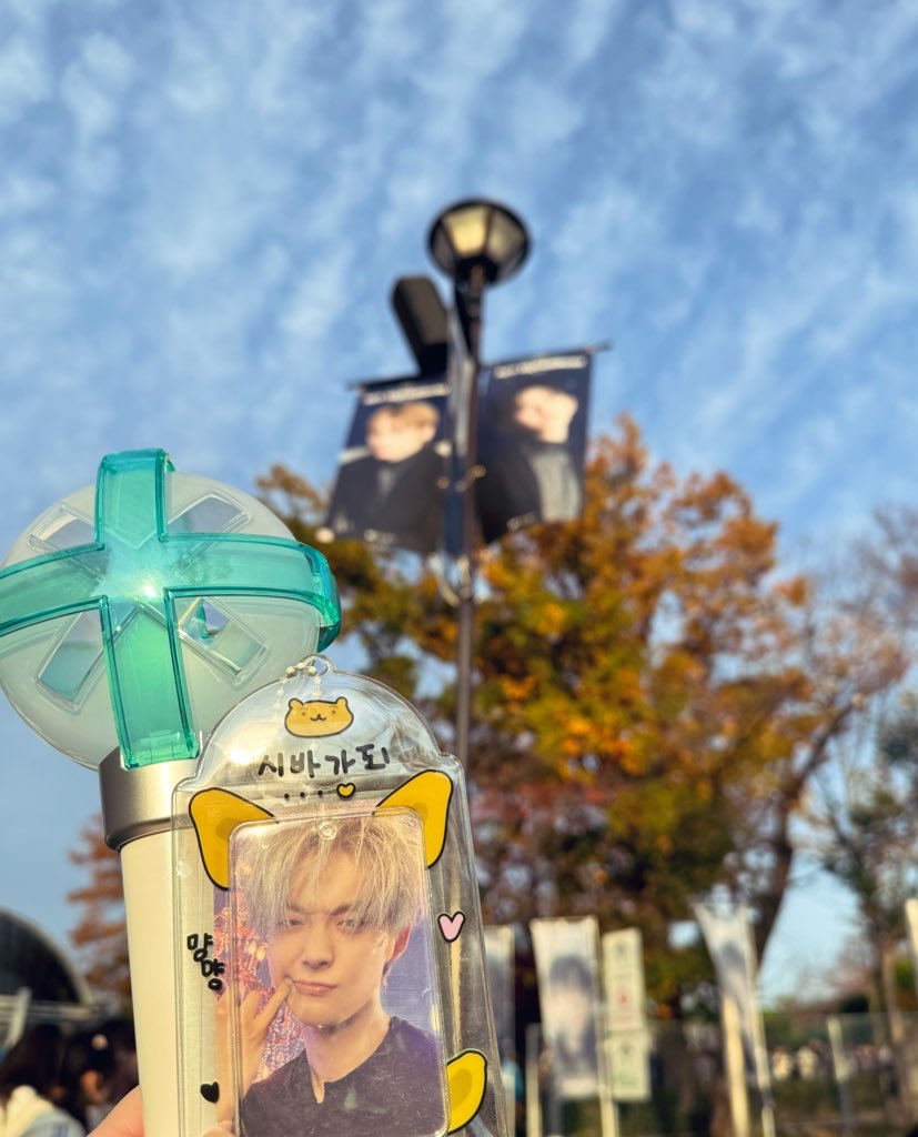 ฅ리요ฅ੭ tweet media