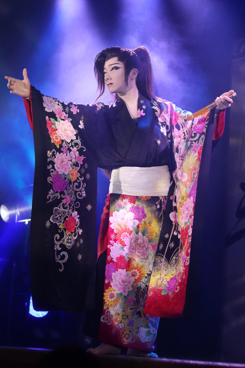 暁月 麻衣ページ 2025.12.30 ☀️🌙 📍浅草木馬館 ♪ 劇場 ♪ 暁月夜 木馬初日公演で