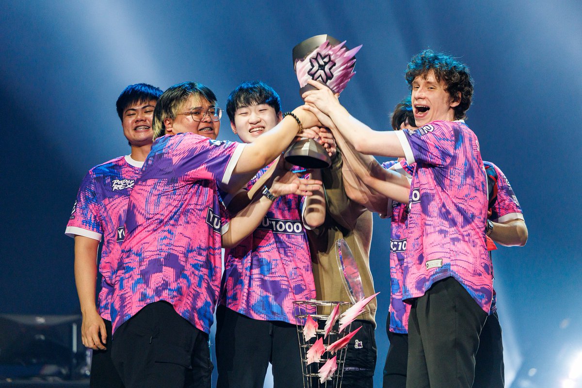 VALO2ASIA's tweet photo. Thank you 2025! It's been an amazing year for APAC 🏆🏆

Happy New Year everyone 🥳 Excited for what the 2026 season brings

~ From all of us at #VALO2ASIA https://t.co/A28KIpL2eI