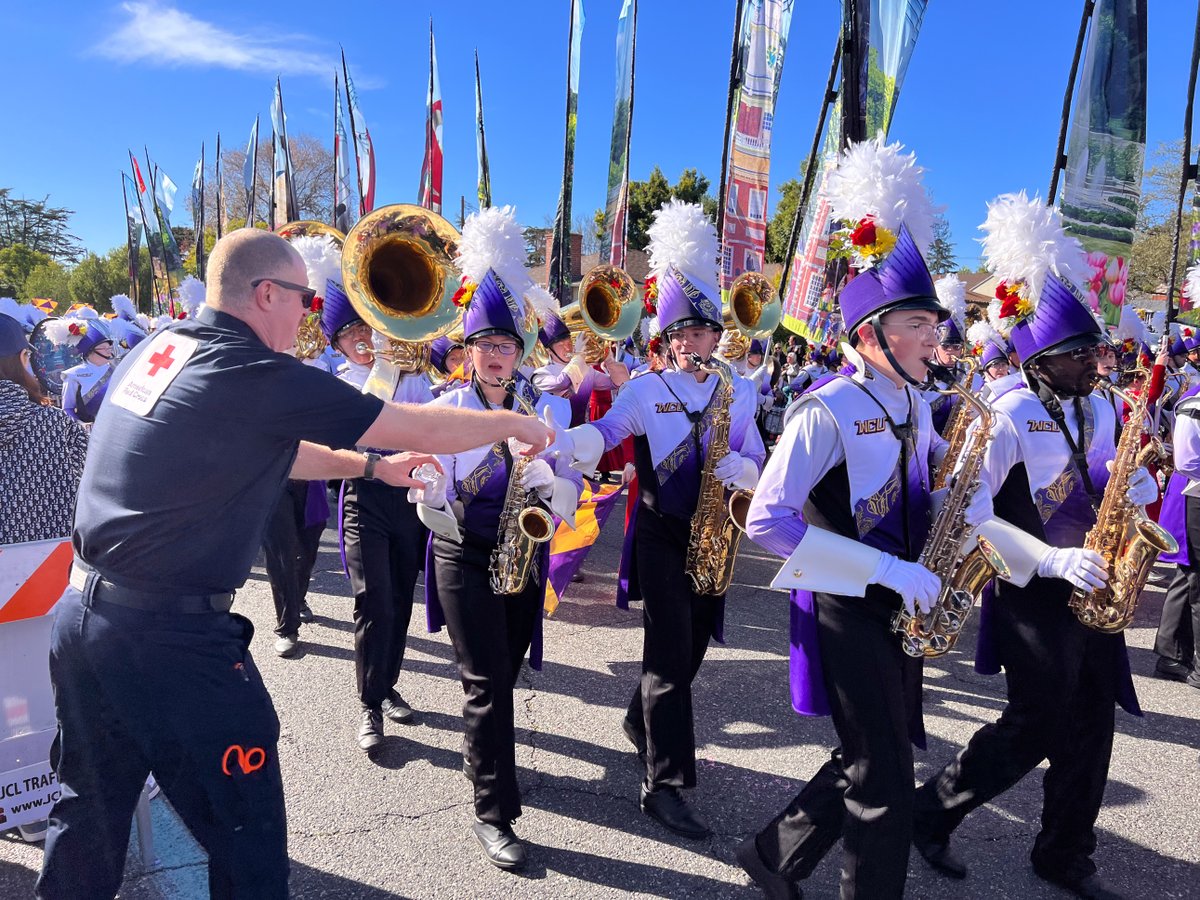 RedCrossLA's tweet image. Behind the Rose Parade, FIFA matches &amp;amp; LA’s biggest events, Red Cross medics save lives.

In 2025: 391 patients treated, 84 hospital transports, 1.8M spectators supported.

Read their story: rdcrss.org/4qnrUWn

#RedCross #VolunteerHeroes #CommunitySafety
