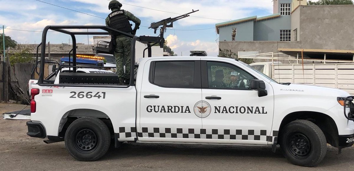 🚨#Seguridad Guardia Nacional detiene a tres personas y asegura 60 mil litros de presunto huachicol en los Ángeles, Corregidora

La toma clandestina fue descubierta gracias a las labores de inteligencia implementadas por personal de Seguridad Física de Pemex.

👉