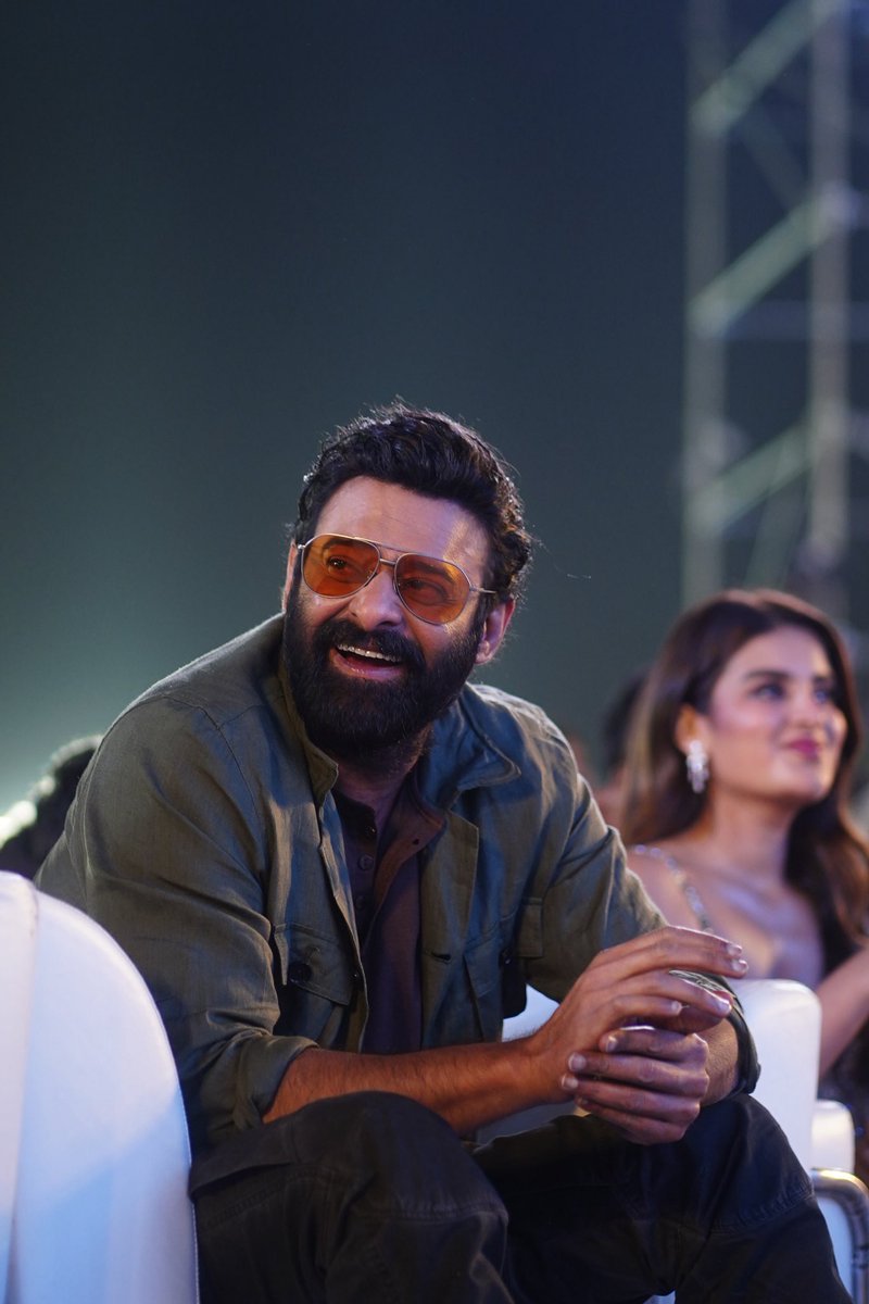 GulteOfficial's tweet photo. Every Sankranthi, as the season approaches, it often turns into a clash filled with noise and toxicity in one form or another.

With just one statement, #Prabhas brought much-needed dignity to the season.

A true ‘Darling touch.’ https://t.co/r9mCiGt2fN