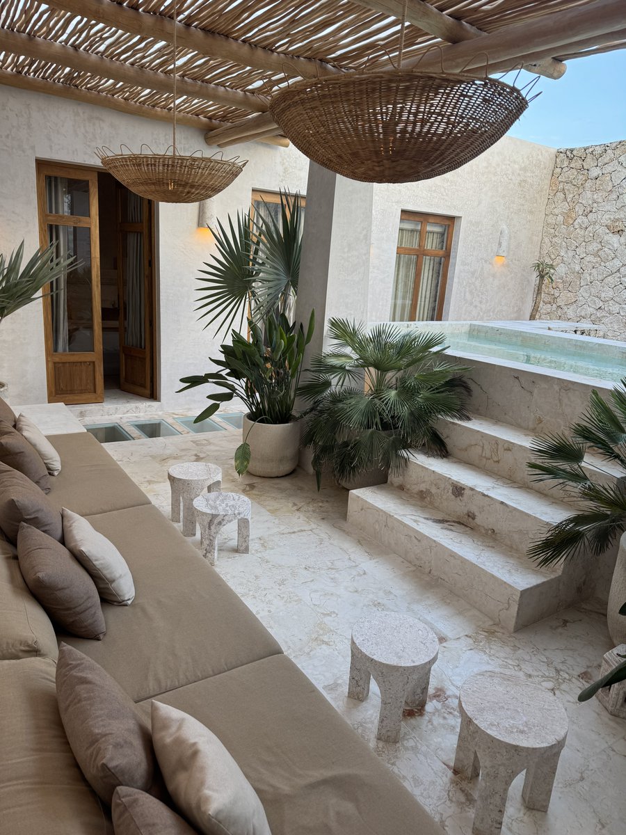 baeegif's tweet image. Had to change the weather to bring the New Year in the right way.