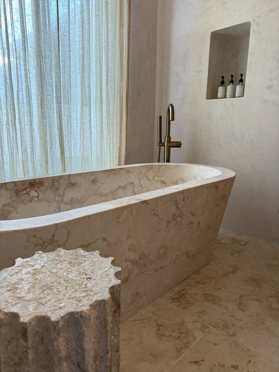 baeegif's tweet image. Had to change the weather to bring the New Year in the right way.