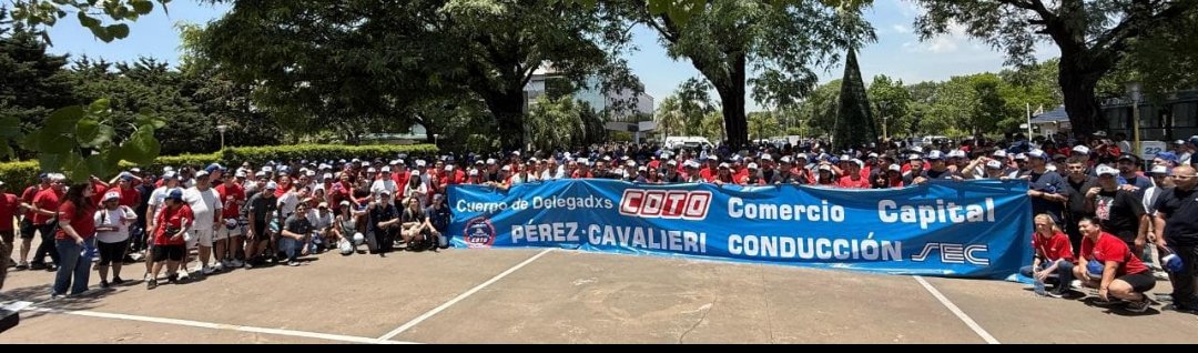 VaneRamos1402's tweet image. ASAMBLEA 2025 y como siempre estuvimos presentes 
#TrqbajadoresjuntoaDelegadxsAsamblea2025
En el camino correcto donde se valora el trabajo diario @CarlosPerezSEC @BuffonePablo @gabyfranch77 @DanielOveja sindicato empleados de comercio 💙