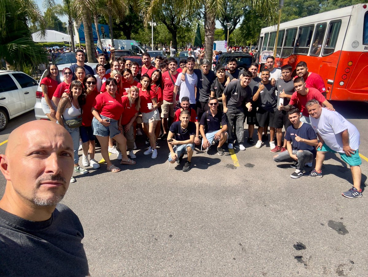 VaneRamos1402's tweet image. ASAMBLEA 2025 y como siempre estuvimos presentes 
#TrqbajadoresjuntoaDelegadxsAsamblea2025
En el camino correcto donde se valora el trabajo diario @CarlosPerezSEC @BuffonePablo @gabyfranch77 @DanielOveja sindicato empleados de comercio 💙