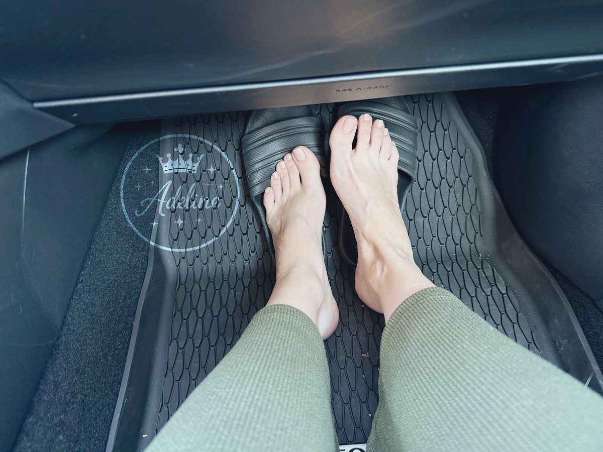 AddieVerseXO's tweet photo. You’re driving me wherever I tell you to because you’re Princess’s good boy. 💋 
You happen to look over and see me slipping my shoes off just to get comfy for the long day of demanding and devotion. 😈
I prop my feet on the dash and you swerve just at the sight of my soft, delicious toes. ✨
What would you do to taste them? To kneel before them? 
You’re going to leak for me, I know you already did. 💋
Good boy. 🥰