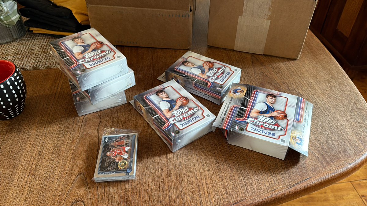 Say Vandelay! tweet media