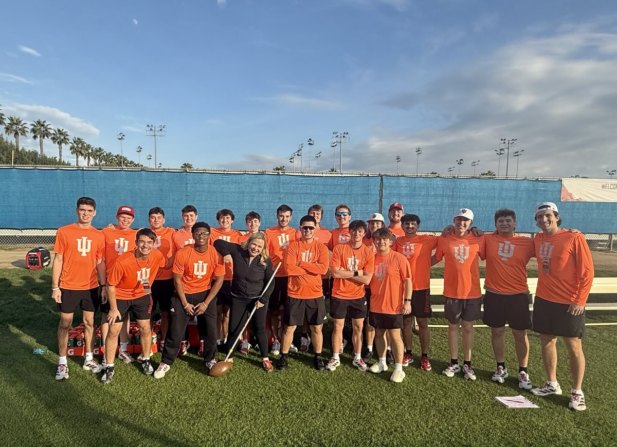 sportsiren's tweet photo. “It’s a Cig thing” 
Learning all the small details of what makes ⁦@IndianaFootball⁩ detail oriented and successful!!!Love the managers unique shirts at practice so they are easier to locate! 🧡 https://t.co/xDCZIGi6VD
