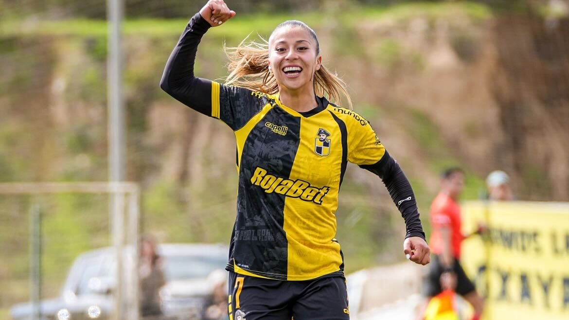 ✅✍🏻🏁 Claudia Salfate ya firmó y es nueva jugadora de Colo-Colo.

Algunos medios habían adelantado que estaba muy cerca. Ahora, es un hecho: la ex Coquimbo Unido estampó su firma con el Cacique y esta semana será oficializada como el primer refuerzo de las Albas del 2026.