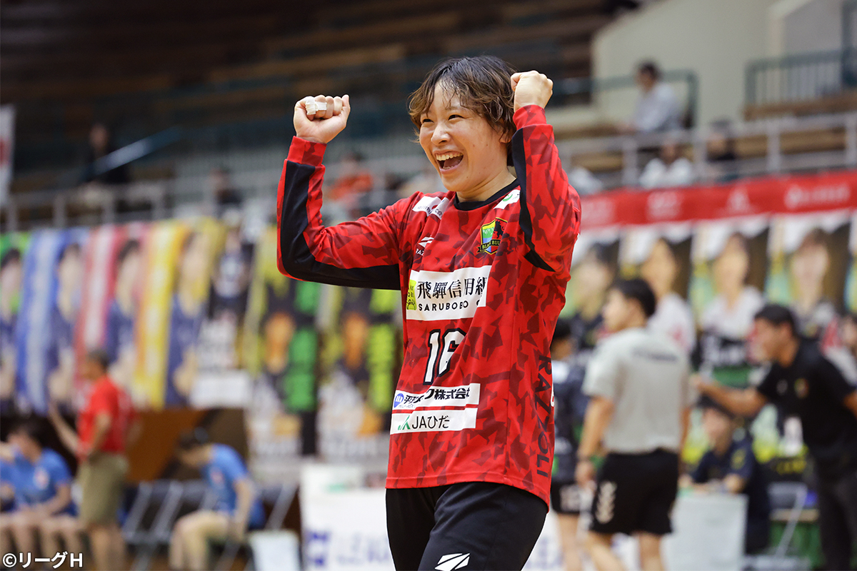 LeagueH_2024's tweet photo. リーグＨ開幕から2シーズン目を迎えた2025年。
今年もたくさんのご支援をいただきありがとうございました！

来年も各チームの戦いにぜひご注目ください🔥
良いお年をお迎えください🎍

#リーグＨ
#ハンドボール
#感じるこの熱 https://t.co/Ov2vgXnyGe