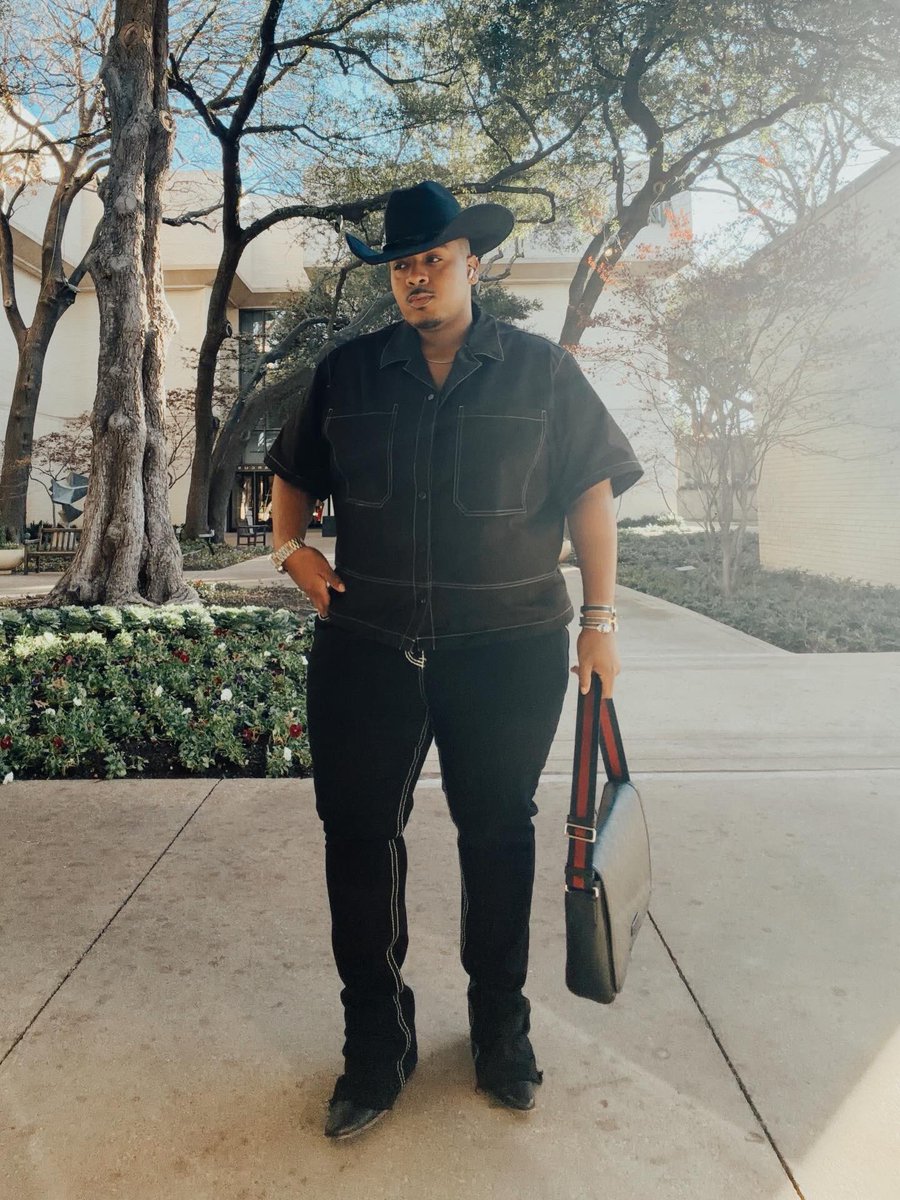 mrcavanaughh's tweet photo. Big DALLAS stallion 🐎#dallas https://t.co/mdMaxznyi9