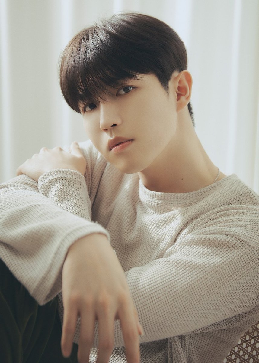 김재환, 오늘(31일) 만기 전역…군 생활 끝 
#김재환 #KIMJAEHWAN #만기전역 #군악대 #군제대 #전역 #iMBC연예 

김재환은 “군악대에서의 군 생활은 제게 많은 것을 돌아보게 한 시간이었다. 주어진 역할에 충실하며 하루하루를 보내는 과정 속에서 책임과 꾸준함의 의미를 배울 수 있는 시간이었다”고