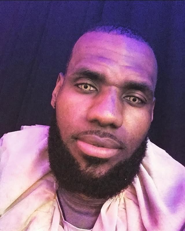 curtindo todos os story da minha prima bebendo cerveja pra ver se ela me chama tmb hihihihi