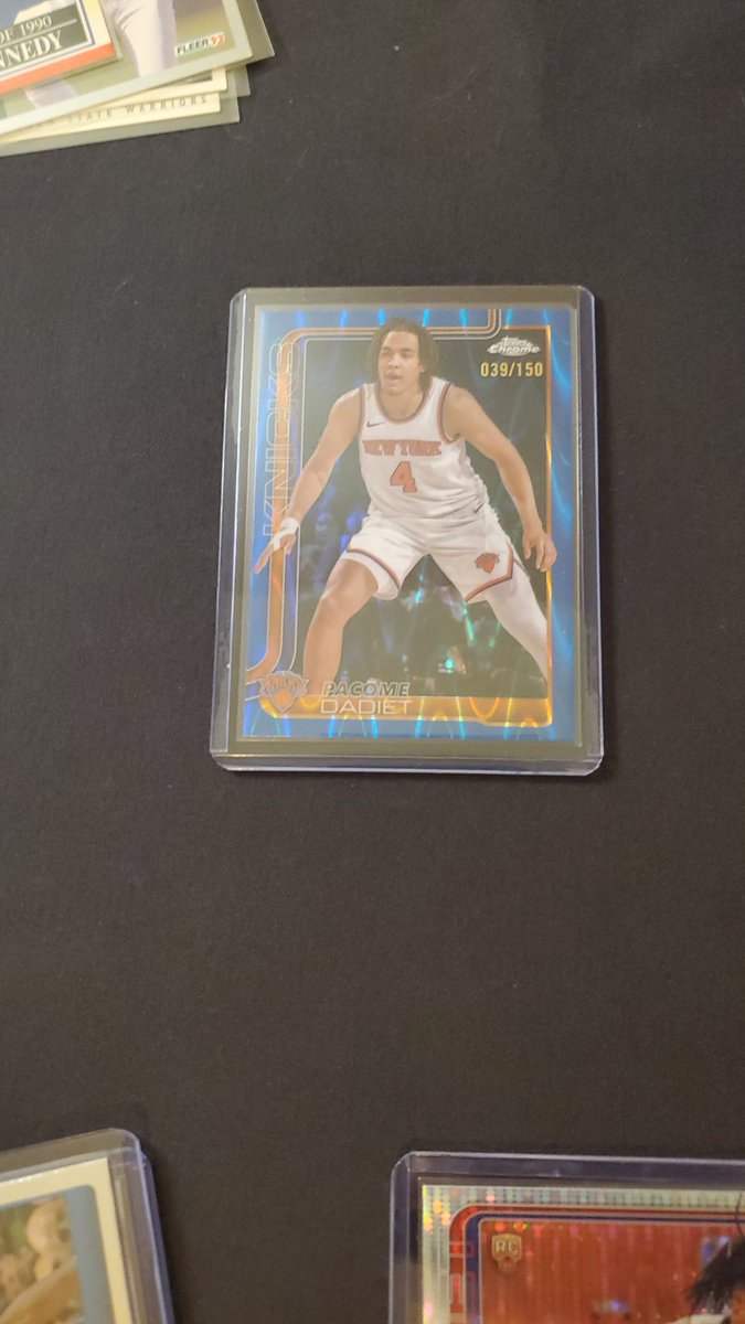 Cliff Hanger tweet media