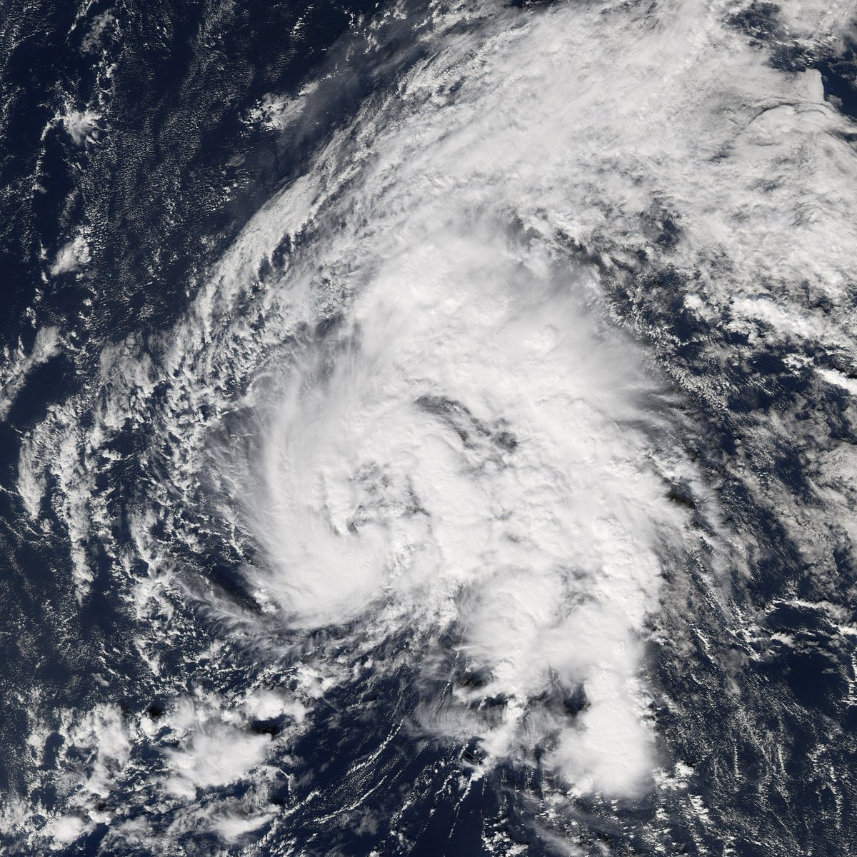 NWSLubbock's tweet image. 20 years ago today: Tropical Storm Zeta formed 800 miles west-northwest of Cape Verde, and was the final storm of the historic 2005 Atlantic #hurricane season. Zeta was the second Atlantic tropical cyclone on record to exist in two calendar years, dissipating January 7th, 2006.