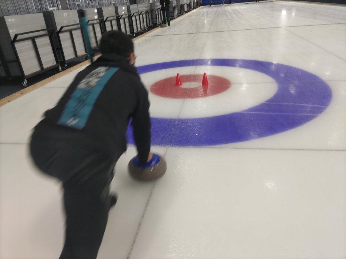 12/28(日)、2025年最後のOCC🥌練習会を無事に終えました。
今年も良い環境のもと、多くの皆さまとカーリングを楽しめたことに感謝します。
ご参加いただいた皆さま、ありがとうございました！
2026年もよろしくお願いします。

#大阪カーリングクラブ
#カーリング
#関空アイスアリーナ
#泉佐野市