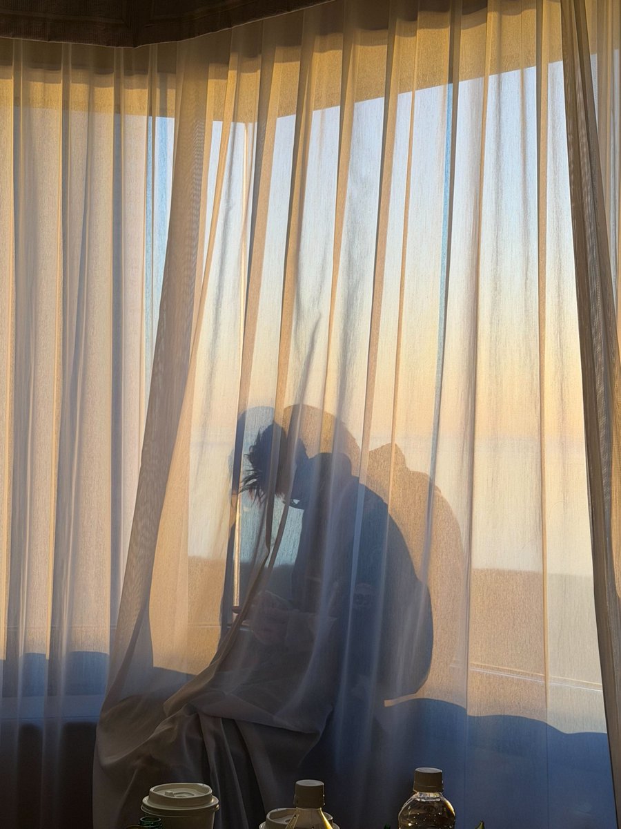 zhaoyufancokr's tweet photo. [251231] Martin weverse posts

sunset

#MARTIN #마틴 https://t.co/I8PzYcqJJd