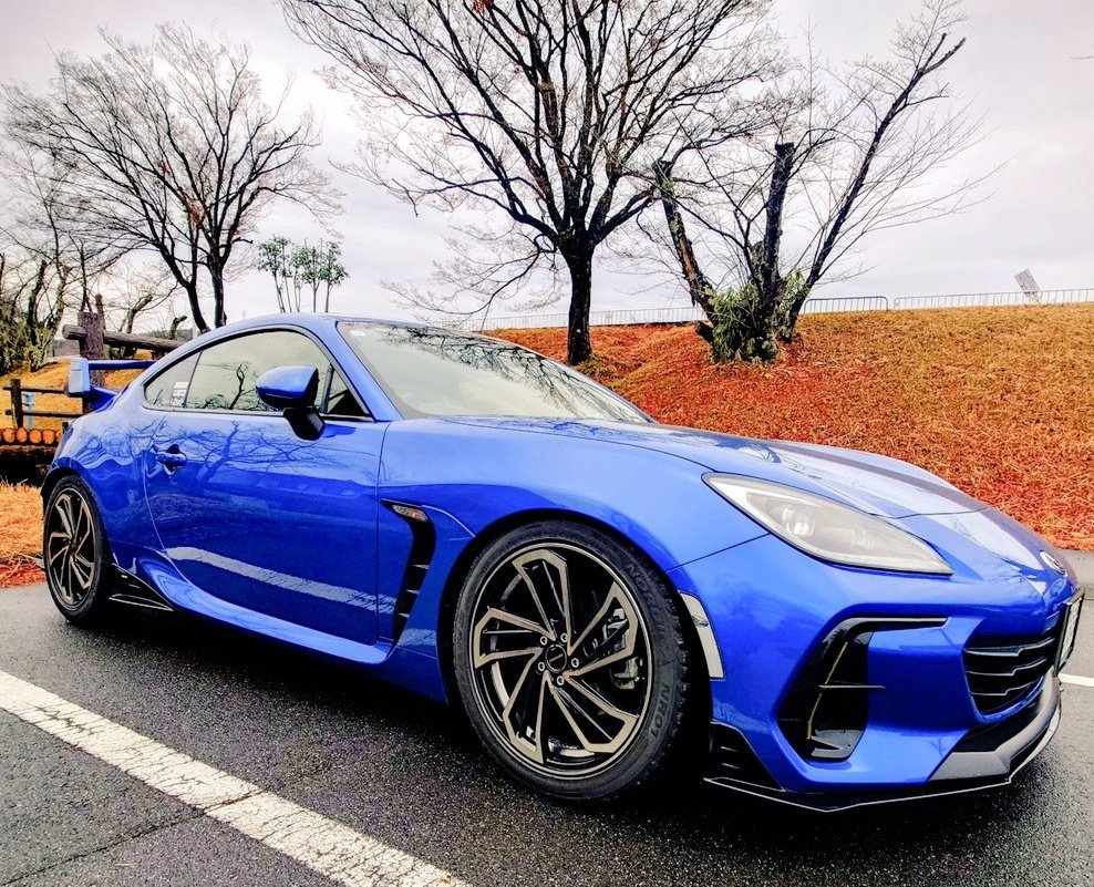 3月　Result Japan リアウイング
4月　ENDLESS SSSブレーキパッド
5月　SHIBATIRE R23 280
　　   OZ RACING ESTREMA GT HLT
            SUBARU e-Tune
11月    AME 
            MODELART REVIVER monoblock
            SHIBATIRE NORDICA NR01

来年は一切弄りませんw
#今年の仕様を振り返る