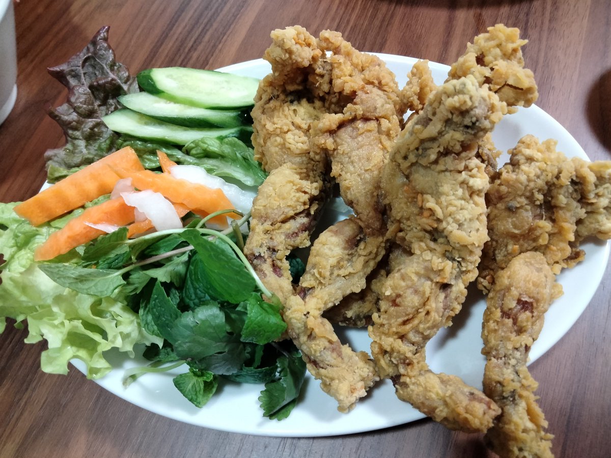 KisaMake's tweet image. 今日で今年の最終日なんですけどカエル食べた過ぎてベトナムレストランに行きましたわ。
Even though it's the last day of the year, I wanted to eat frog so much that I had to go to a vietnamese restaurant.