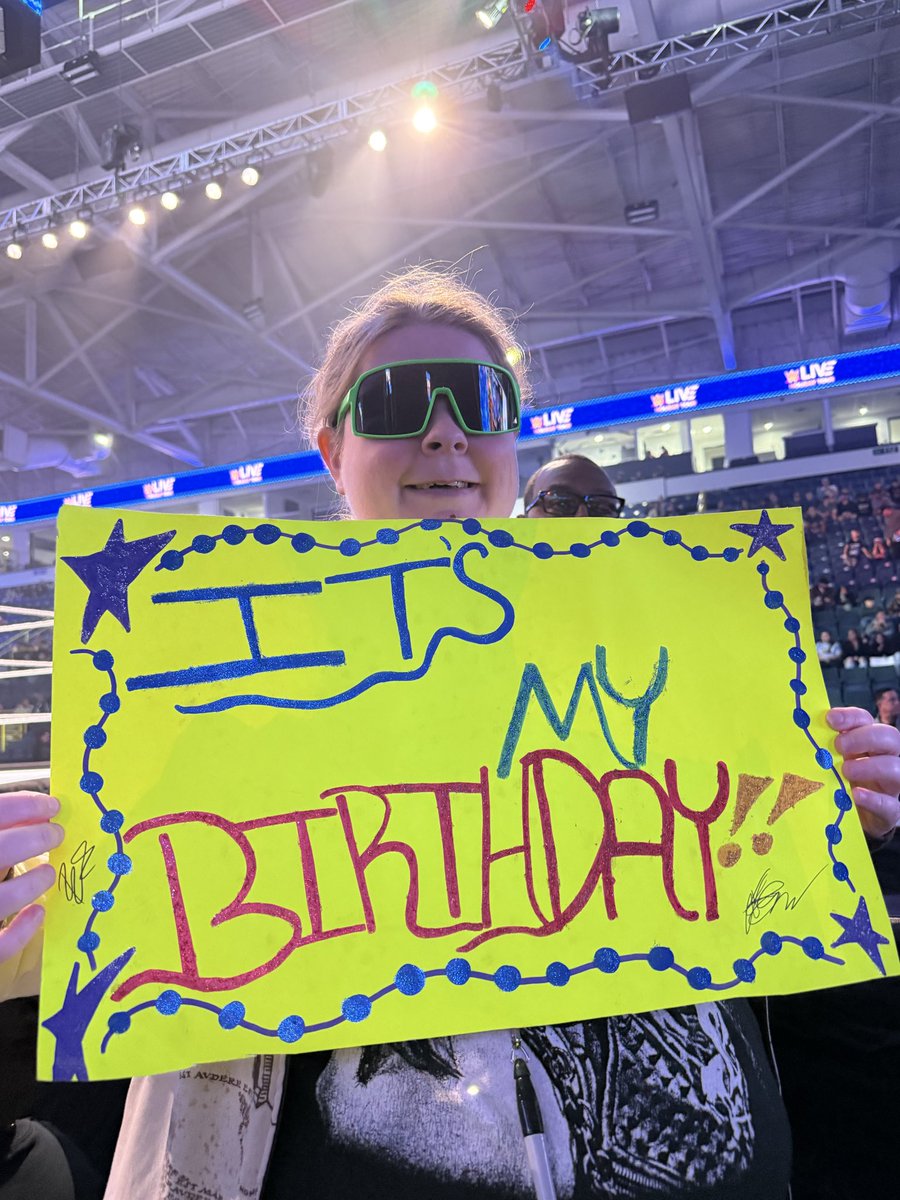 FLAROCKSTAR1's tweet photo. #WWEFortMyers happy birthday to me. https://t.co/rWtPskqpw6
