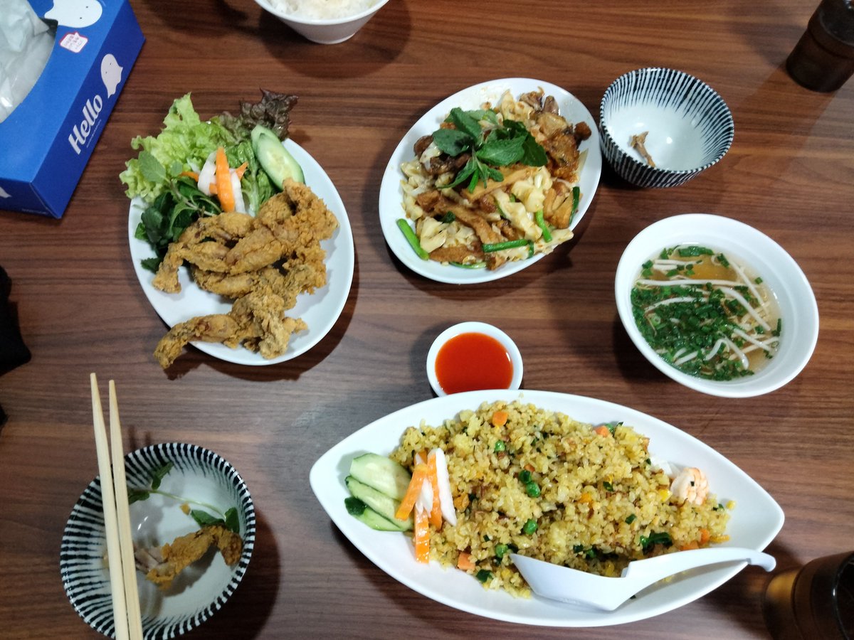 KisaMake's tweet image. 今日で今年の最終日なんですけどカエル食べた過ぎてベトナムレストランに行きましたわ。
Even though it's the last day of the year, I wanted to eat frog so much that I had to go to a vietnamese restaurant.