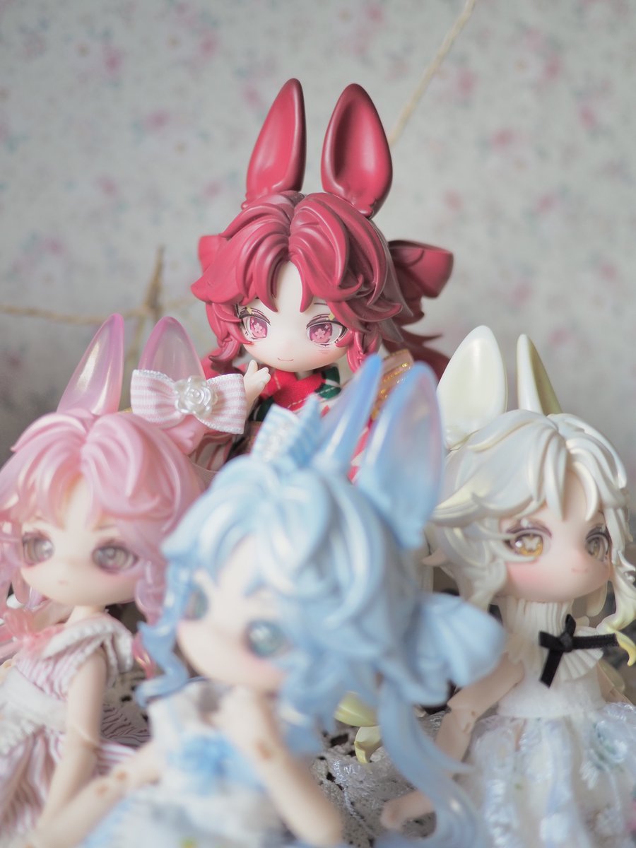 おはようございます。大晦日ですね。今年はうさぎ年でしたね（違
今年来たうさぎさんたち🐇
実は今日誕生日なのでそば食べてケーキ食べるんです🎂

楽しく1年遊べたなと思います。
Xでもいろいろな方にかまっていただきました。ありがとうございます。
来年もどうぞよろしくお願いいたします。