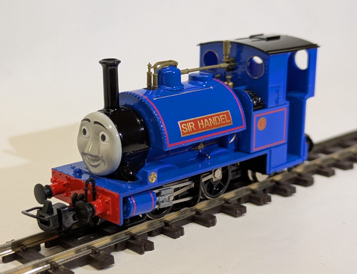mikenarrowgauge's tweet photo. @PECOstreamline @NarrowGaugeWrld @RoyalMail @BachmannEurope @TalyllynRailway @CorrisRailway @railssheffield @bachmanntrains Here's the #narrowgauge 009 scale #Talyllyn #Corris @TalyllynRailway @CorrisRailway #TTTE #SirHandel

It's amazing to have a R-T-R version and there's so much potential for other liveries and cab styles. 👍

It's a shame there's not more cab details. 🤔 https://t.co/PPamhEBhnO