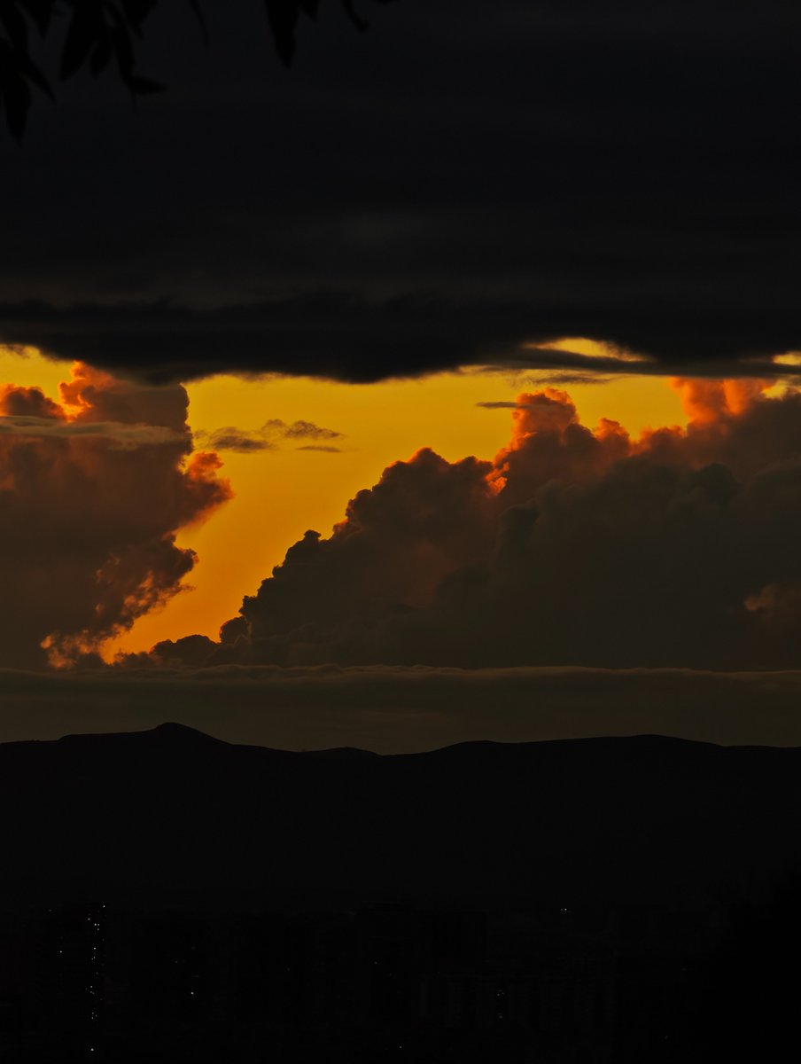 juancristo's tweet photo. @wilcheschaux Desde mi casa 6:04 PM https://t.co/DHdjfk1Xt7