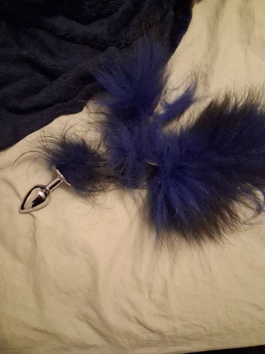 thornylol's tweet photo. rip :( whos buying me a new one?? https://t.co/QYAVpUMDIq