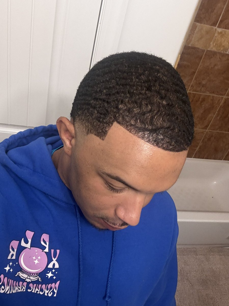 ryverse101's tweet photo. jus wanted to post my cut https://t.co/UzM1dcdr7r