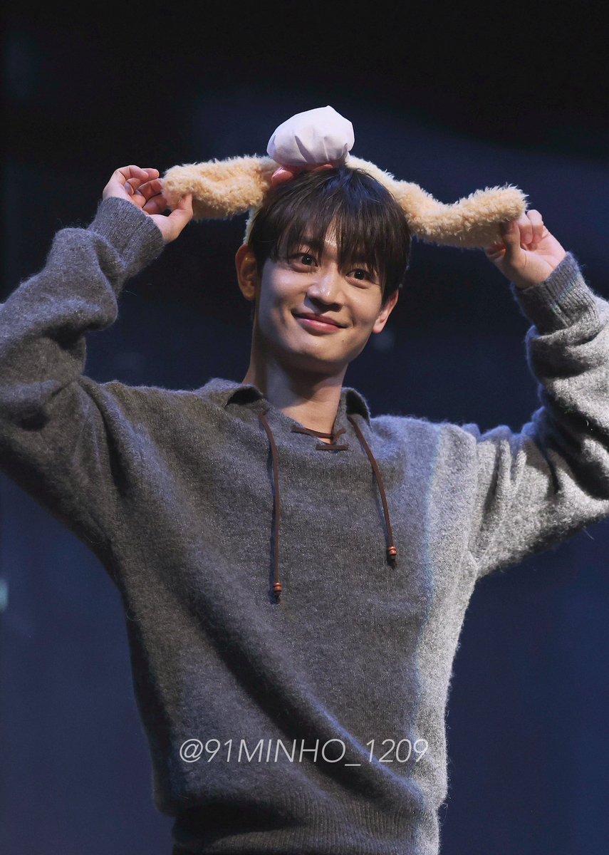 91MINHO_1209's tweet photo. 251230 템포 싸인회 민호 #민호 #최민호 https://t.co/Acmj3wS7Jh