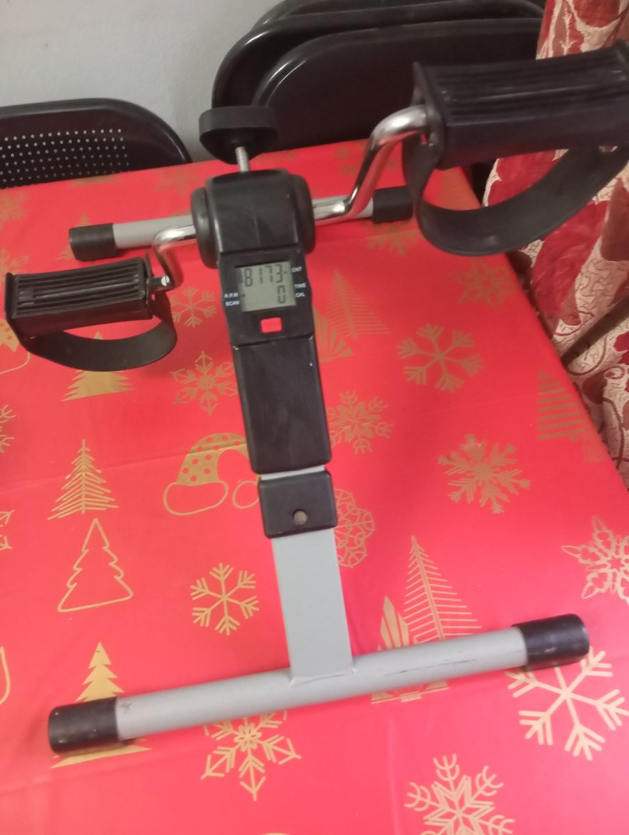 rockenaty's tweet image. Me ayudan a compartir 🙏 Pedalera $18.000 funciona impecable 🚴 Entrego en Metro Moneda o Parque Almagro #bici #pedalera #gym #gymlife #rehabilitacion #ejercicios