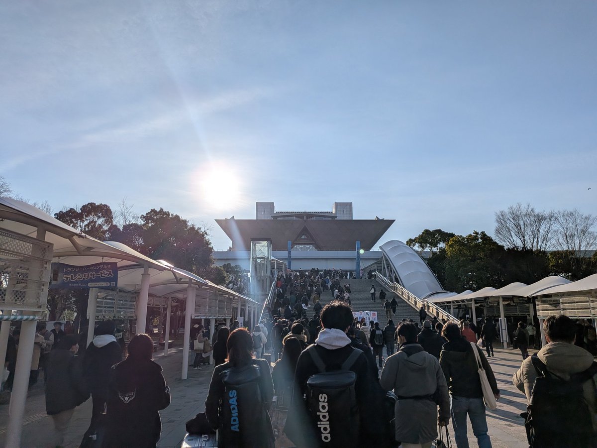 なヰとぅ㌠回転クロスシート完備 tweet media