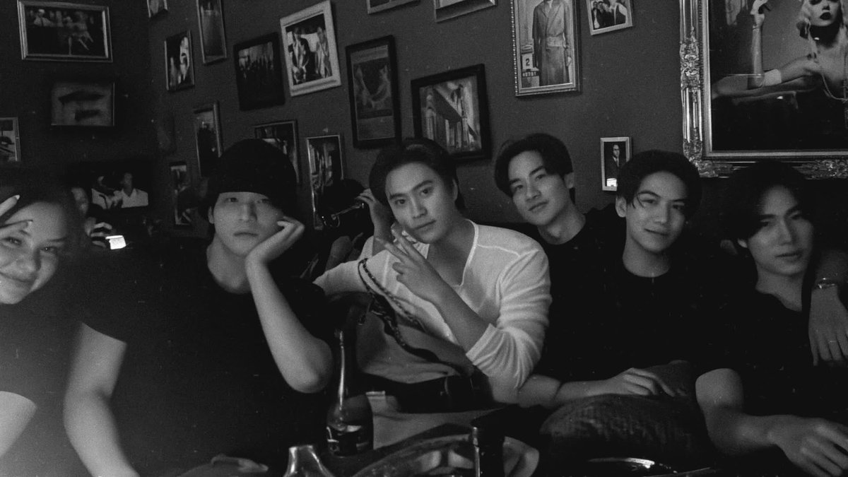 น้องเม ตังตัง พี่สกาย ปะป๊าเต อยู่ด้วยกันอีกแน้ว แก๊งนี้ก็ดูจะไปฉลองด้วยกันบ่อยอยู่น้า